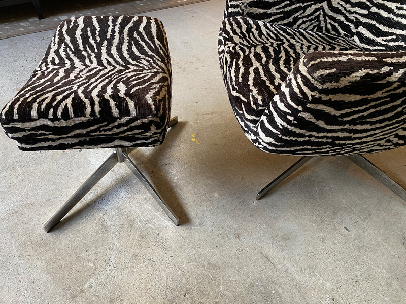 JAB Antstoetz 'Kent' Recliners and Footstool