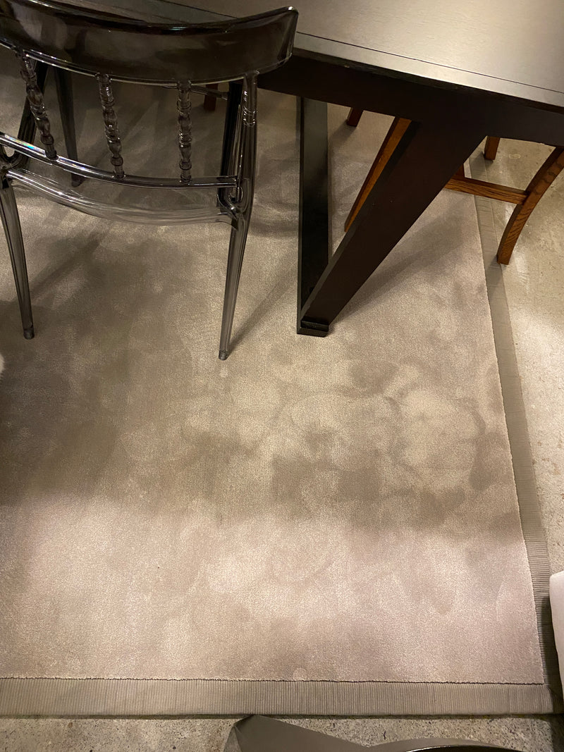 Sylka 'Dove' Velour Floor Rug