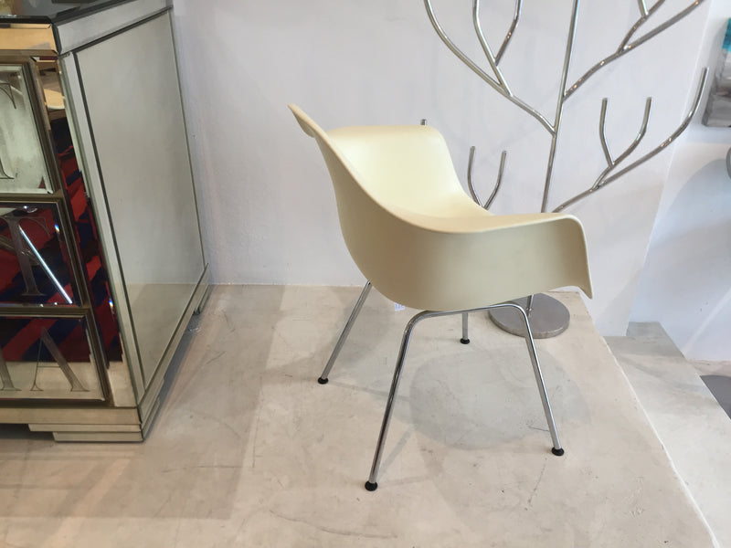 Set of 4 Vitra 'Dax' Shell Chairs by Charles Eames