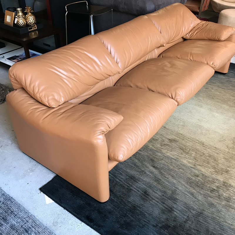 Maralunga 40 Sofa by Cassina