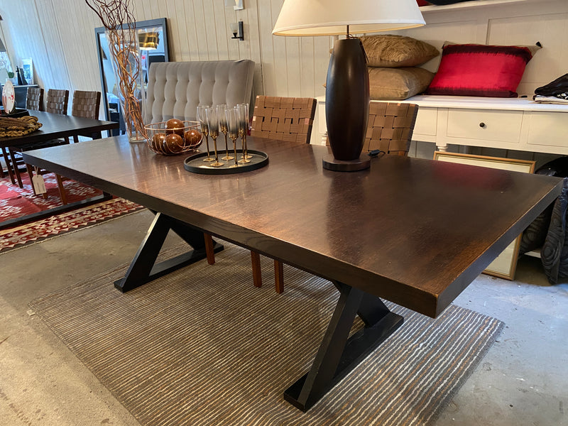 Apartmento 'Frank' Dining Table